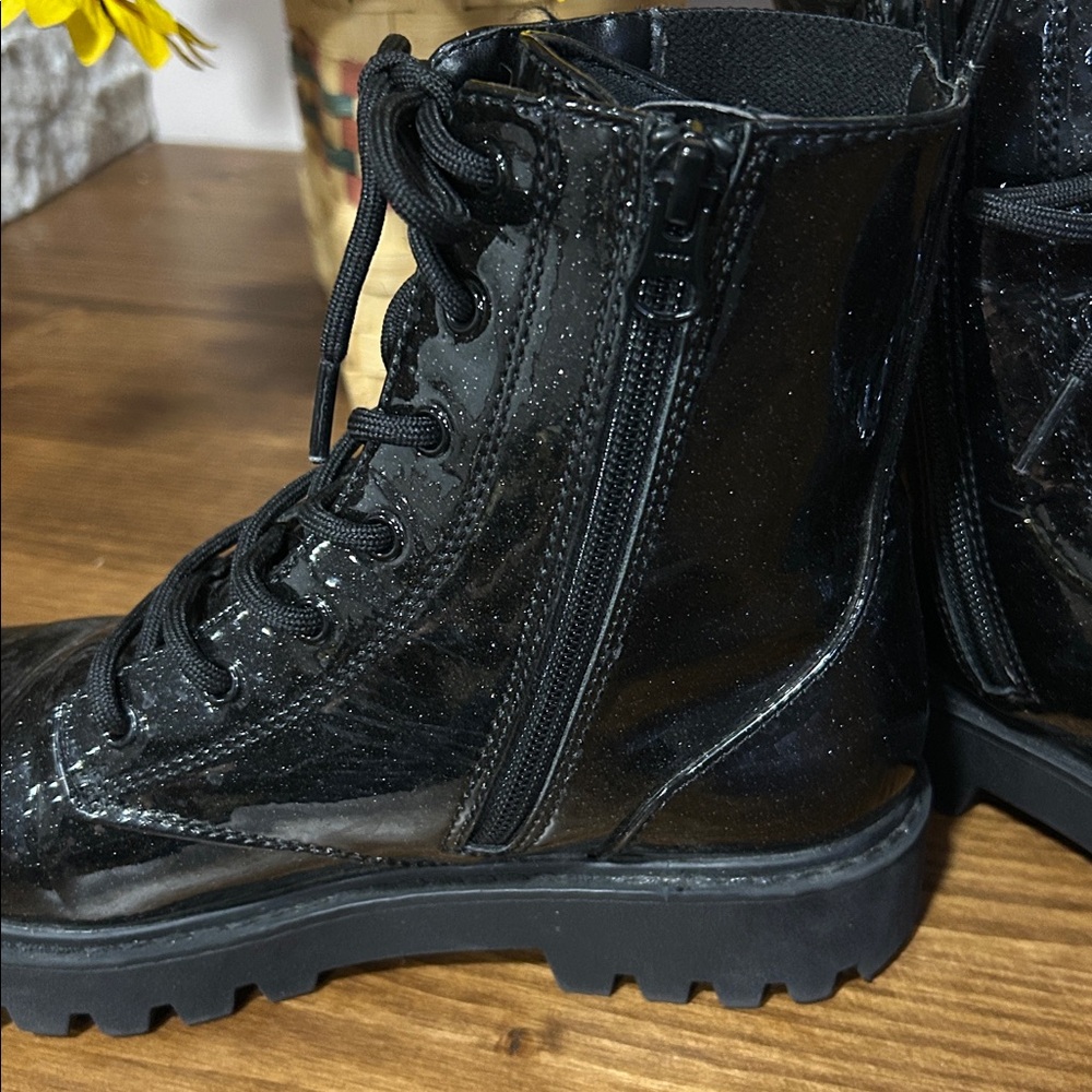 Art Class Black Glossy girls Combat Boots size 4 - Picture 5 of 8